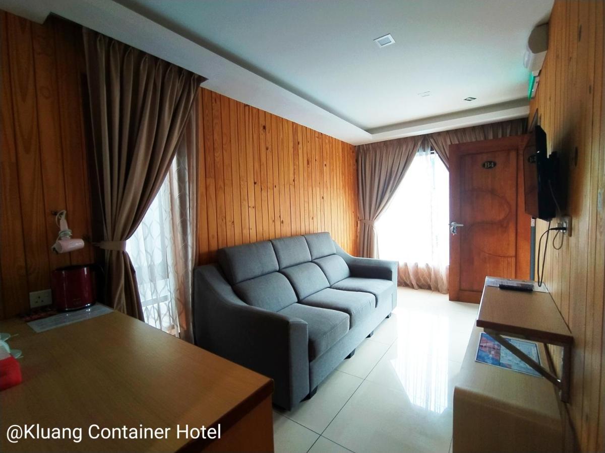Kluang Container Swimming Pool Hotel Exterior foto