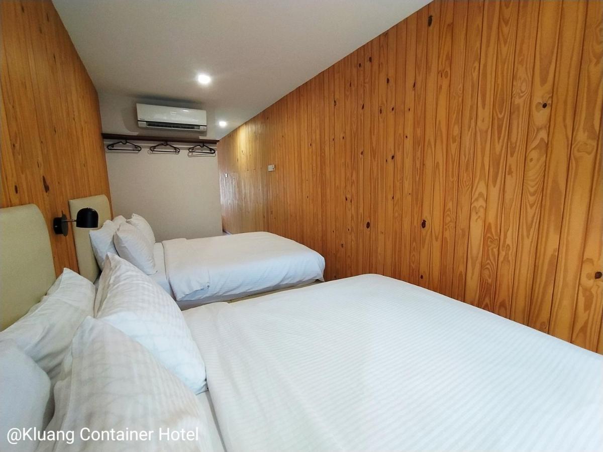 Kluang Container Swimming Pool Hotel Exterior foto